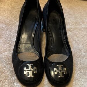 Tory Burch Black Logo Flats - size 6.5